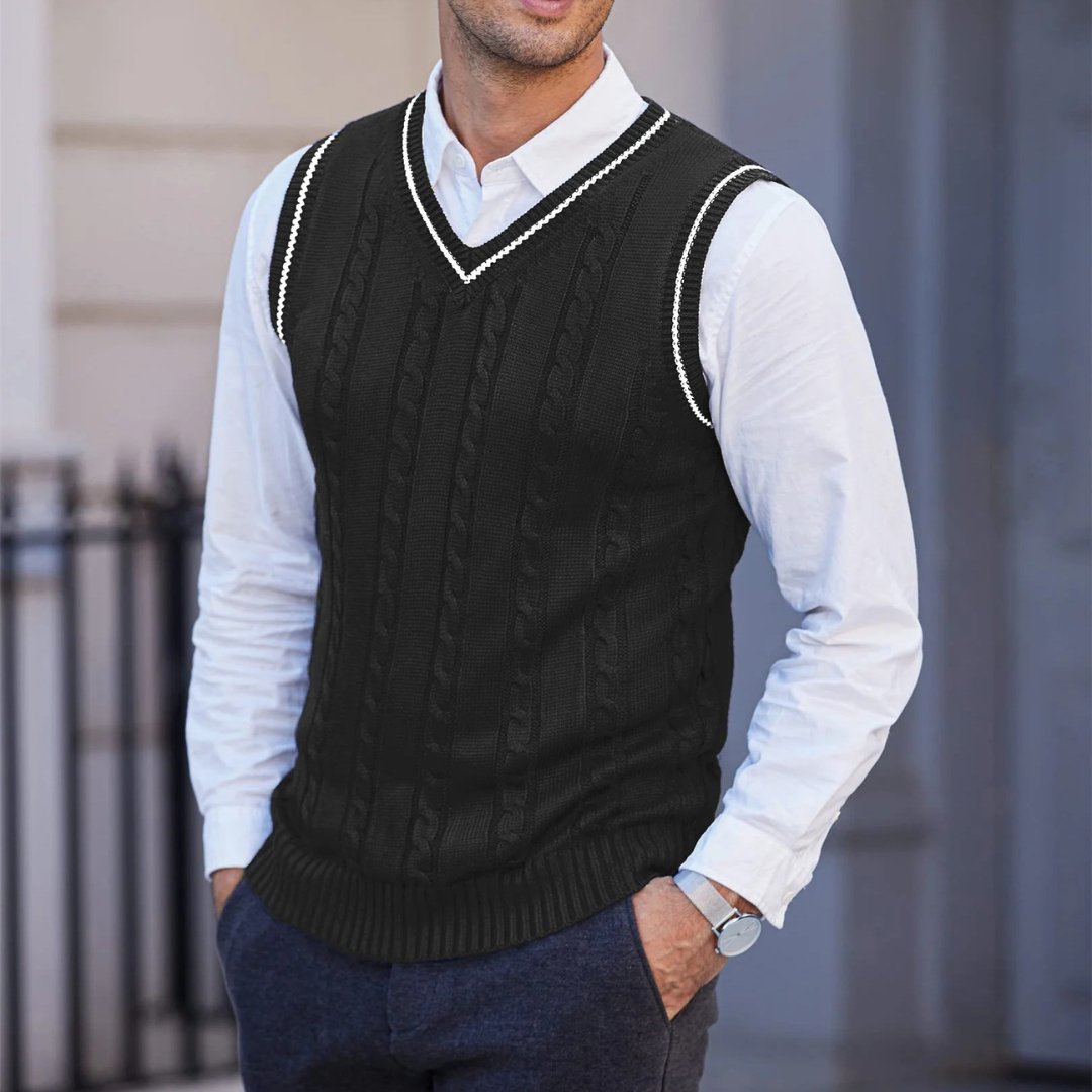 Arvorn | Herren Strickweste mit V-Ausschnitt Zopfmuster - Black - Image 1