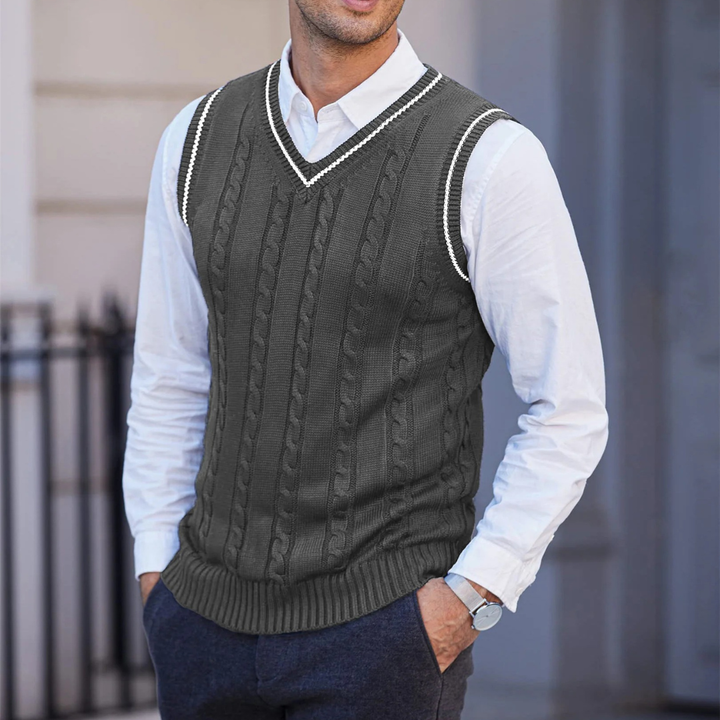 Arvorn | Herren Strickweste mit V-Ausschnitt Zopfmuster - Black - Image 2