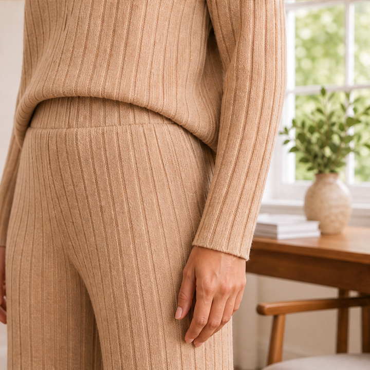 Belvonda | Damen Rippstrick-Set Rollkragen Weithose - Camel - Image 4