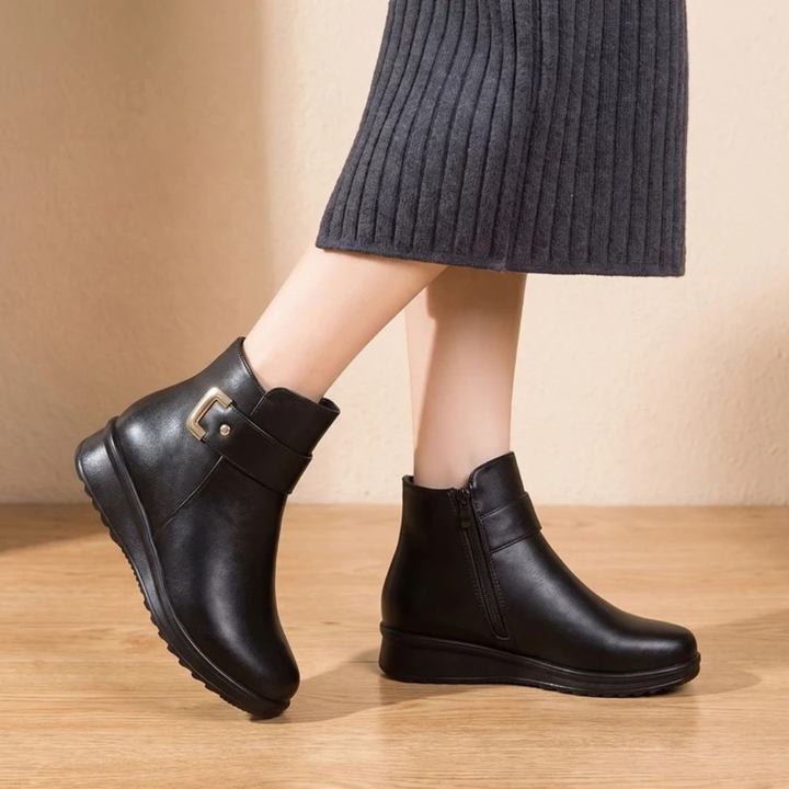 Bervona | Damen Winterstiefel Stiefeletten Schwarz - Black - Image 2