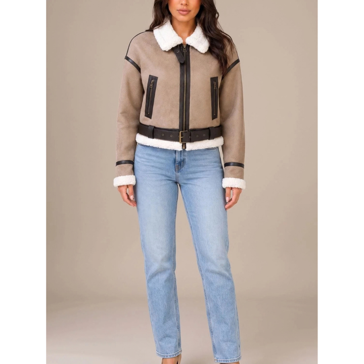 Brynveld | Damen Winterjacke Kurz Lammfell-Optik - Taupe - Image 1