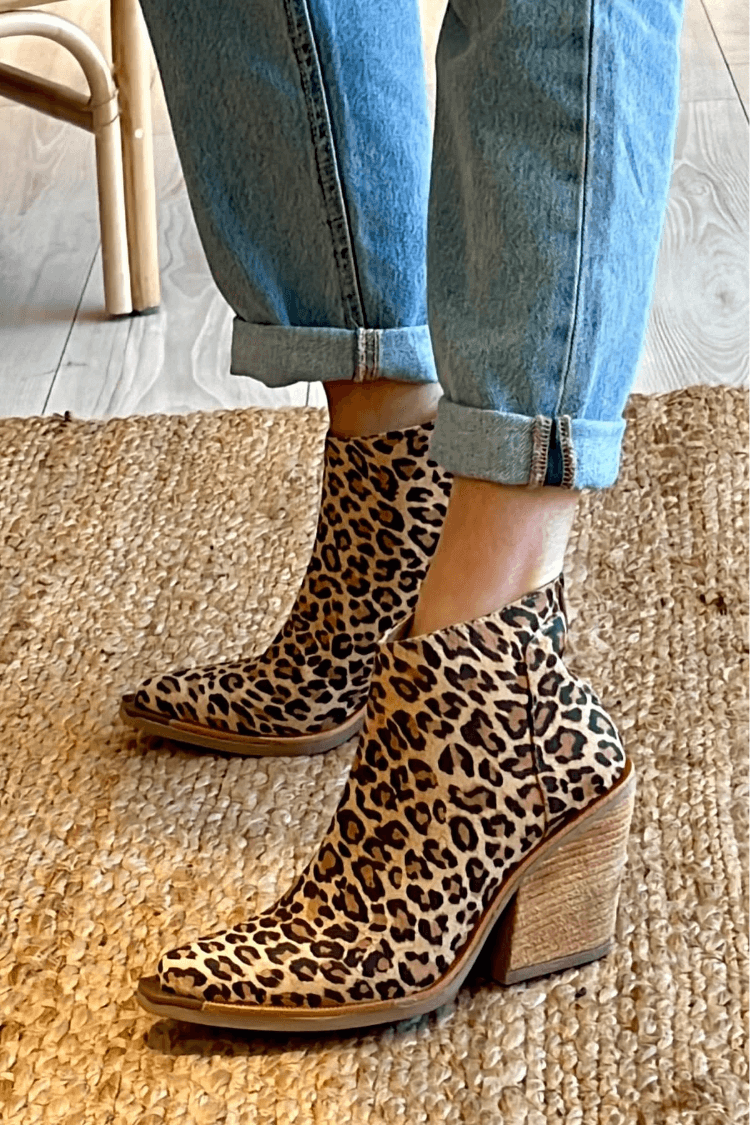 Flyndra | Damen Leopard Stiefeletten mit Blockabsatz - Leopard - Image 3