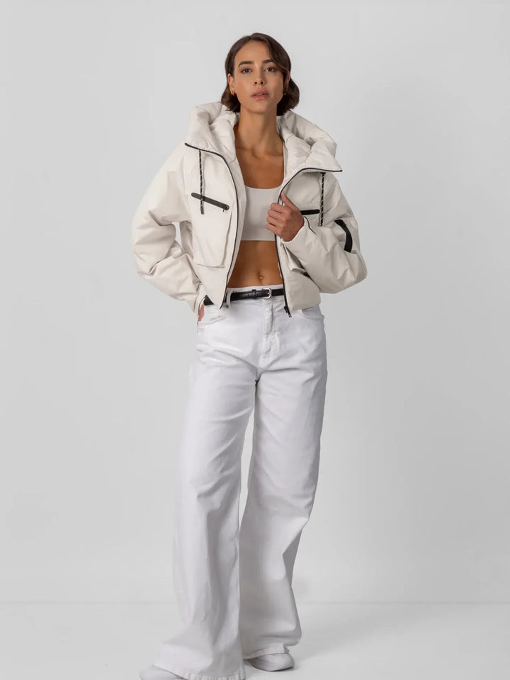 Golveke | Damen Kurze Winterjacke mit Kapuze - Black - Image 11