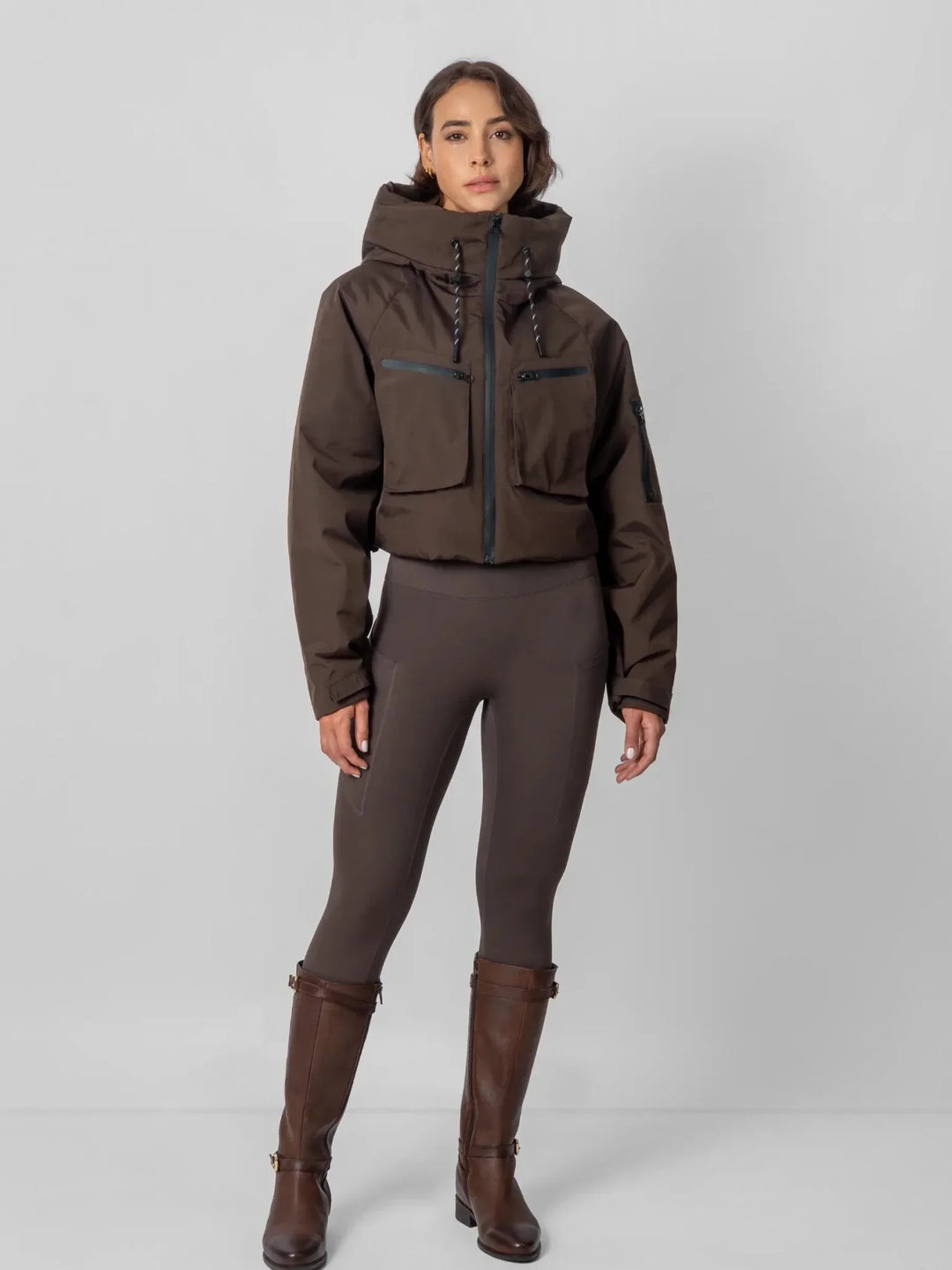 Golveke | Damen Kurze Winterjacke mit Kapuze - Black - Image 4