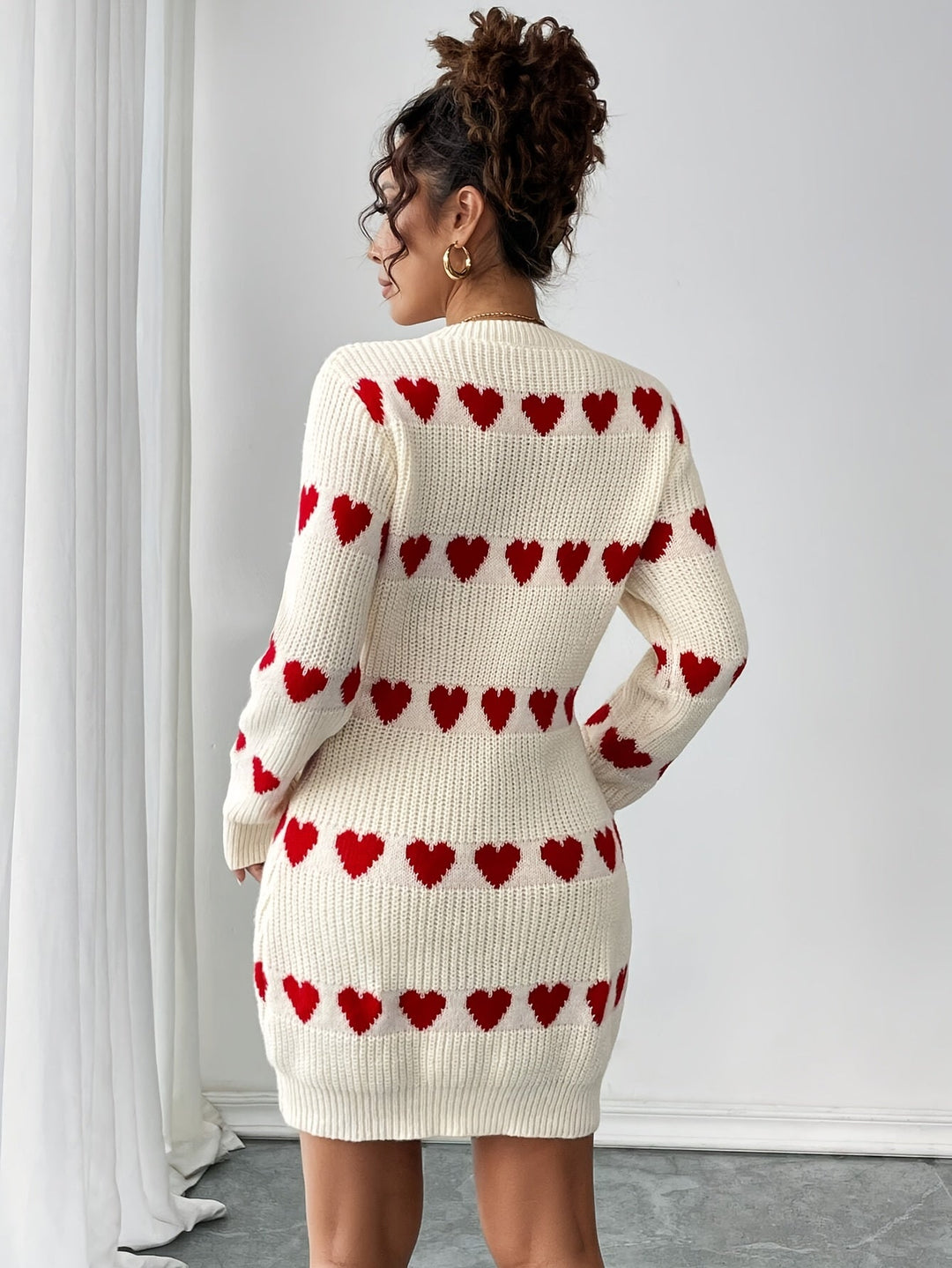 Halvindra | Damen Strickkleid mit Herzmuster Langarm - Cream - Image 2