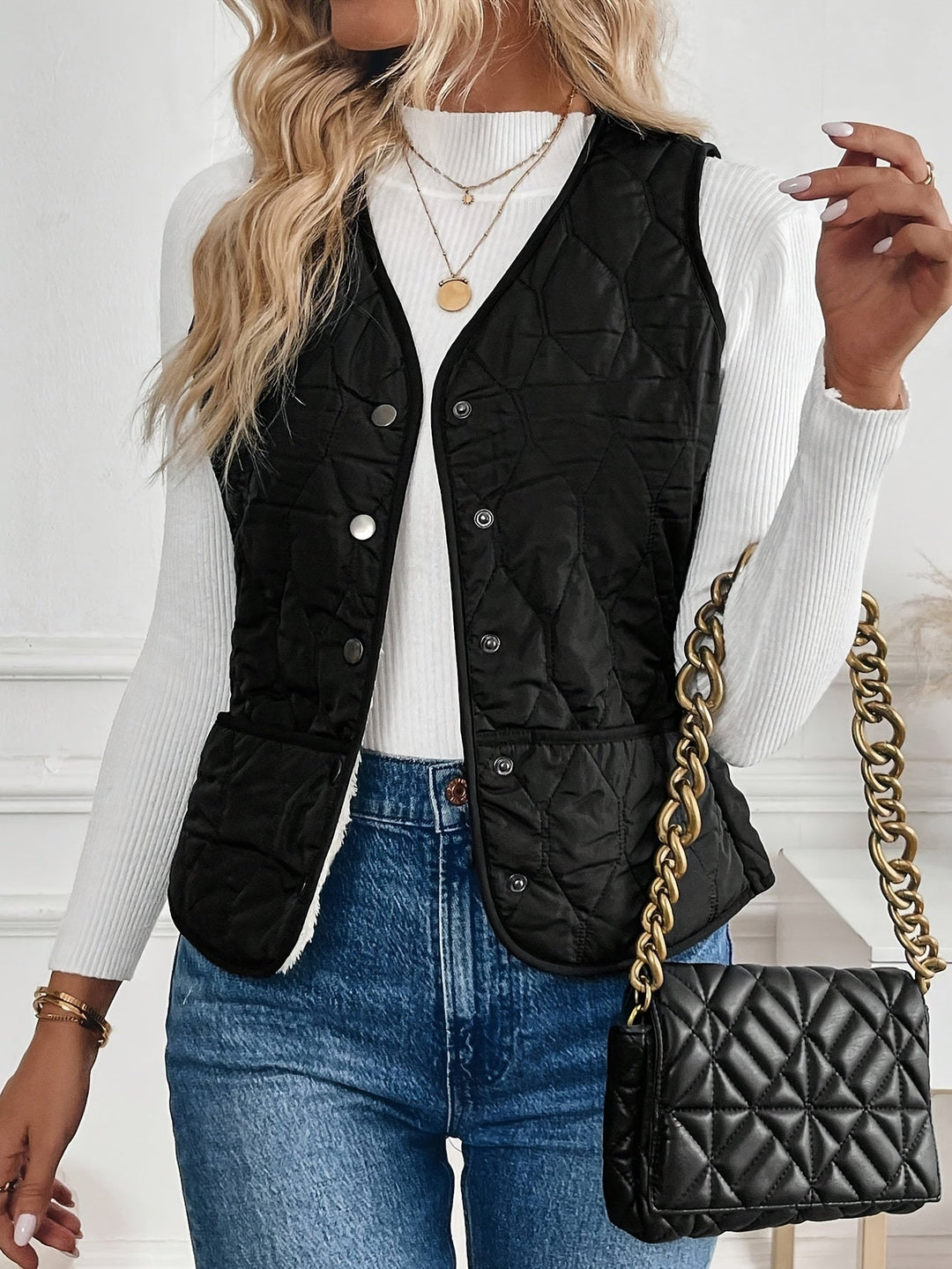 Hildrun | Damen Steppweste mit Sherpa-Futter - Black - Image 7