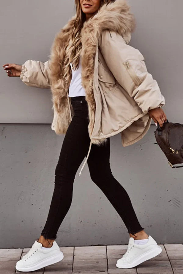 Hildrun | Damen Winterjacke Oversize Parka mit Fellkapuze - Beige - Image 3