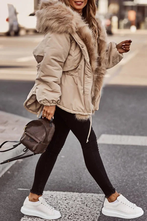 Hildrun | Damen Winterjacke Oversize Parka mit Fellkapuze - Beige - Image 4