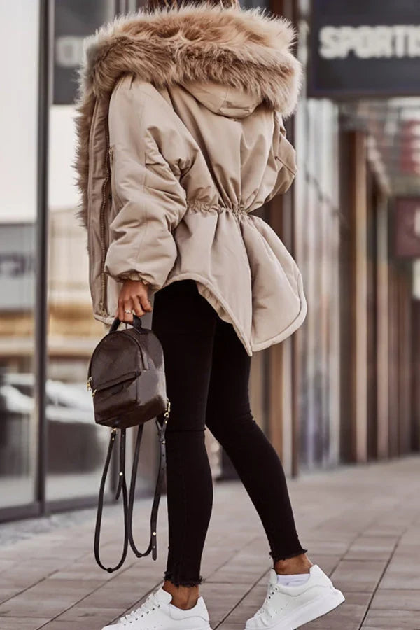 Hildrun | Damen Winterjacke Oversize Parka mit Fellkapuze - Beige - Image 6