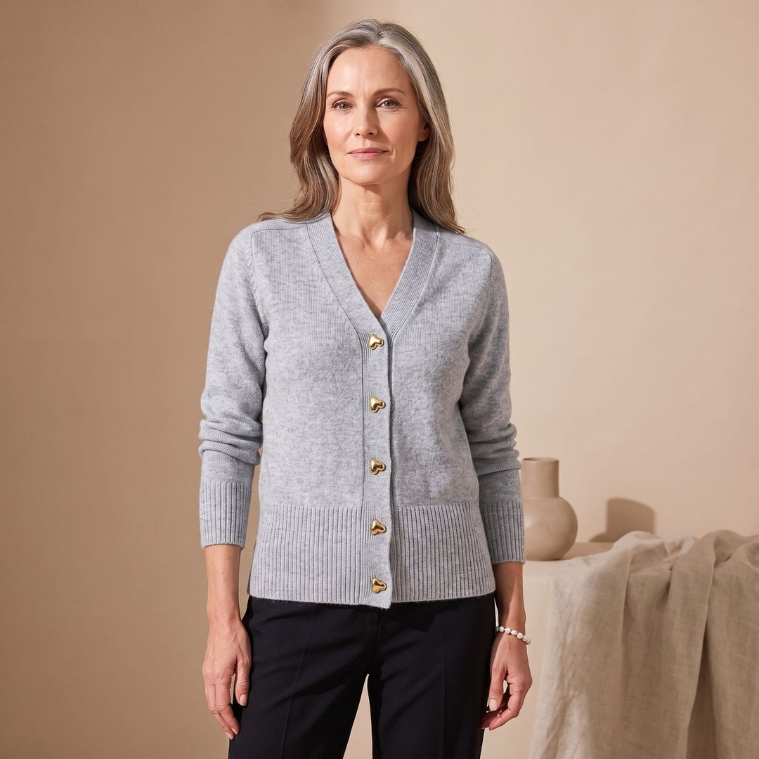 Lyndvore | Damen Strickjacke V-Ausschnitt Herzknöpfe - Red - Image 2