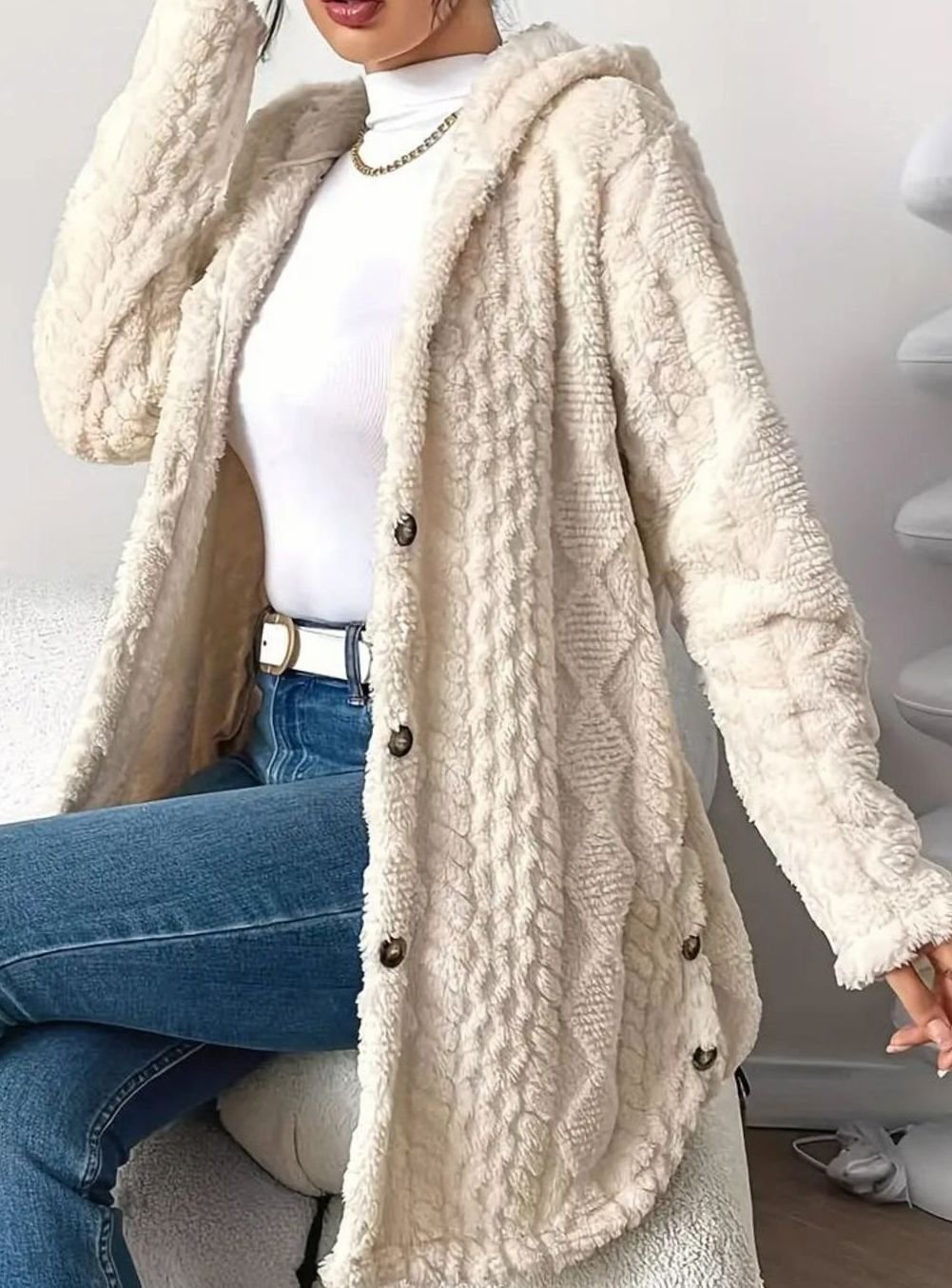 Lyverna | Damen Teddyjacke mit Kapuze und Knöpfen - Cream - Image 4