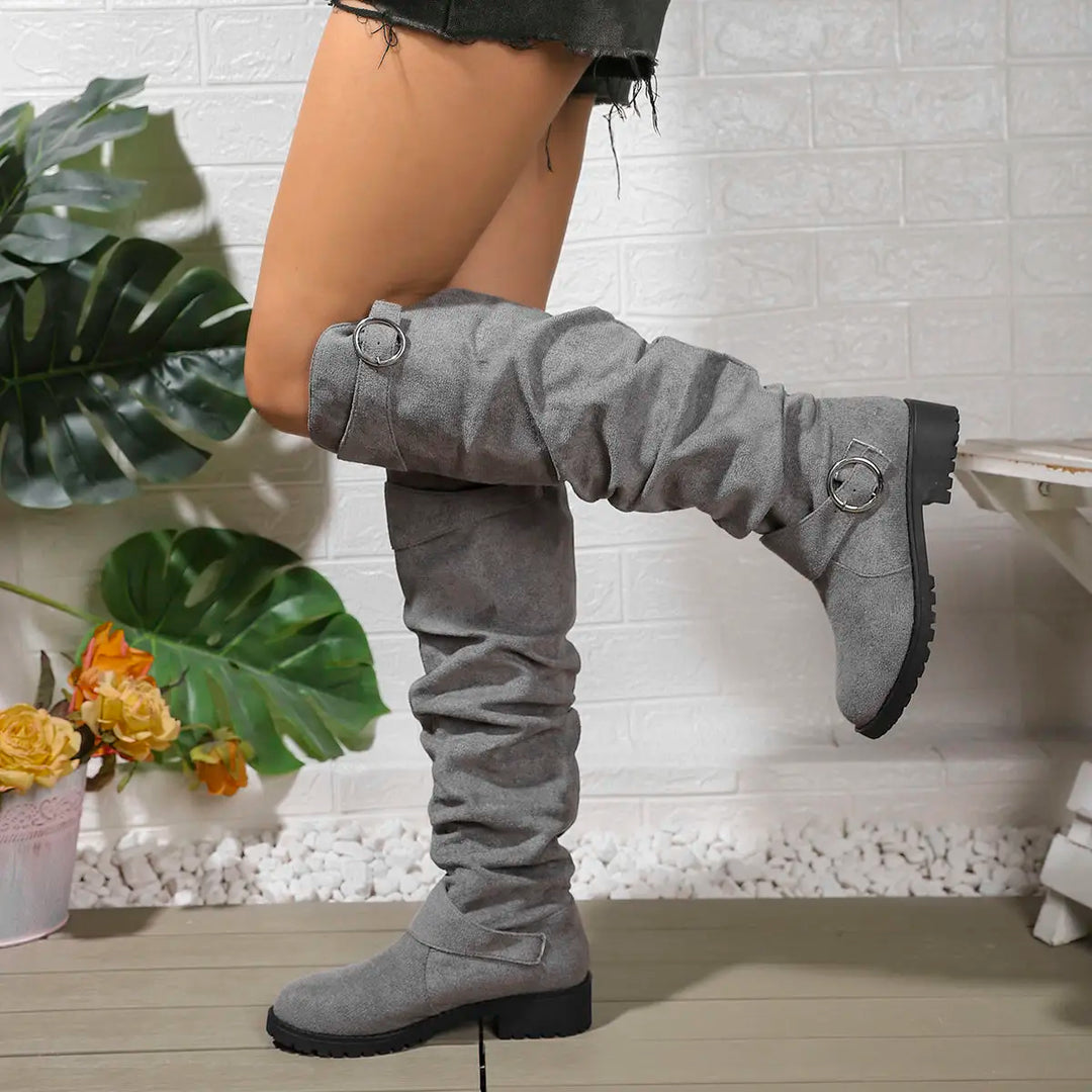 Marvelle | Damen Kniehohe Stiefel Slouchy - Grey - Image 1