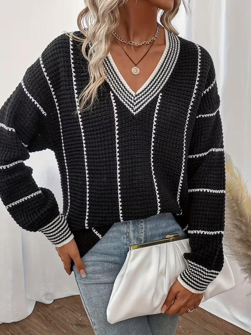 Nolvra | Damen Oversize Strickpullover V-Ausschnitt - Cream - Image 8