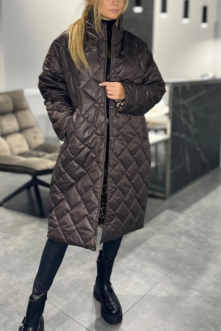 Reinhild | Damen Lange Winterjacke Gesteppt Wendbar - Dark Brown - Image 9