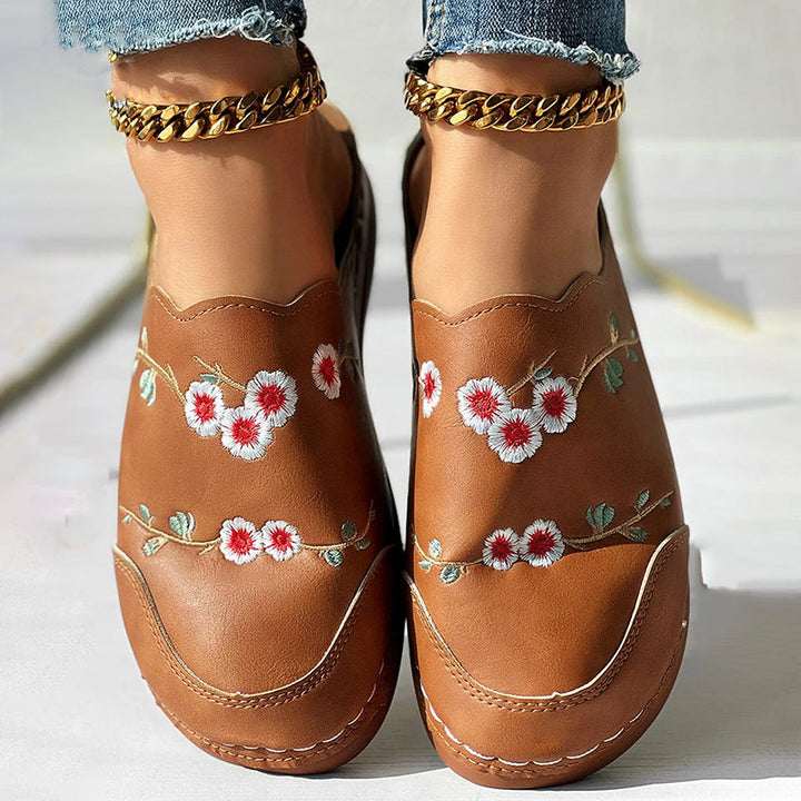 Rolvike | Damen Hausschuhe Bestickter Schlupfschuh - Brown - Image 1