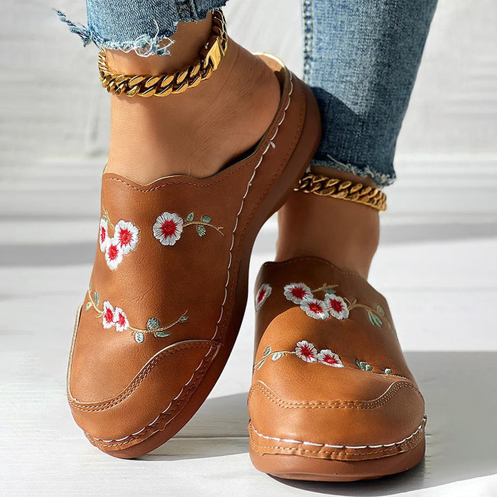 Rolvike | Damen Hausschuhe Bestickter Schlupfschuh - Brown - Image 2
