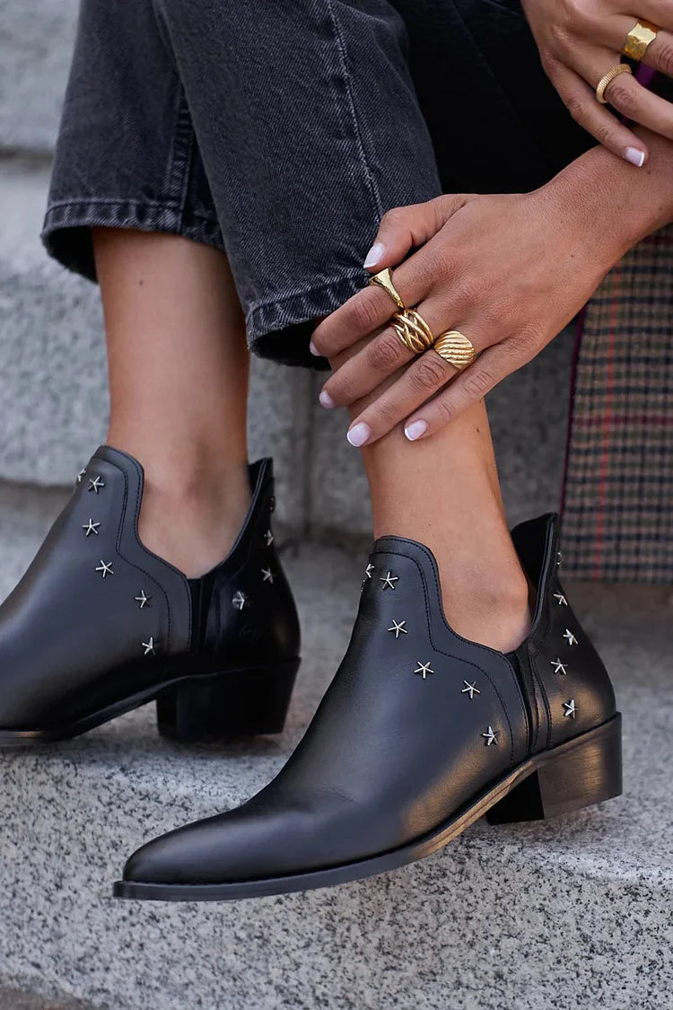 Selvorne | Damen Stiefeletten mit Stern-Nieten Schwarz - Black - Image 2