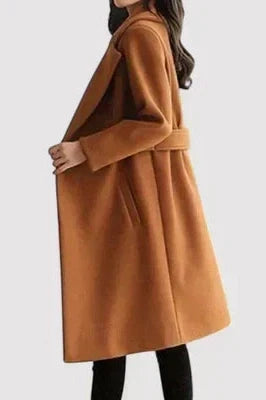 Solène | Damen Langer Wintermantel mit Gürtel - Camel - Image 4