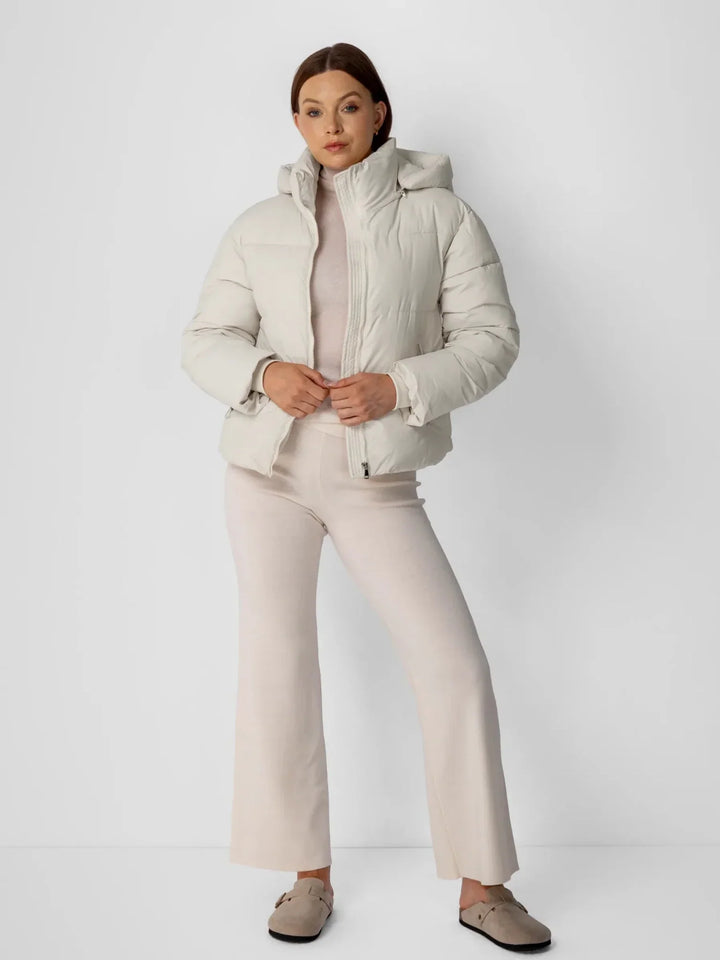 Solveig | Damen Kurze Winterjacke mit Kapuze - Taupe - Image 5