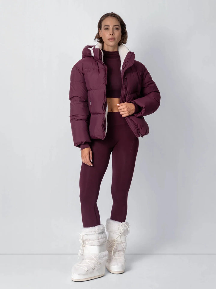 Solveig | Damen Kurze Winterjacke mit Kapuze - Taupe - Image 9