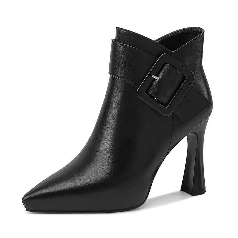 Thordis | Damen Stiefeletten mit Blockschnalle &amp; Absatz - Black - Image 7