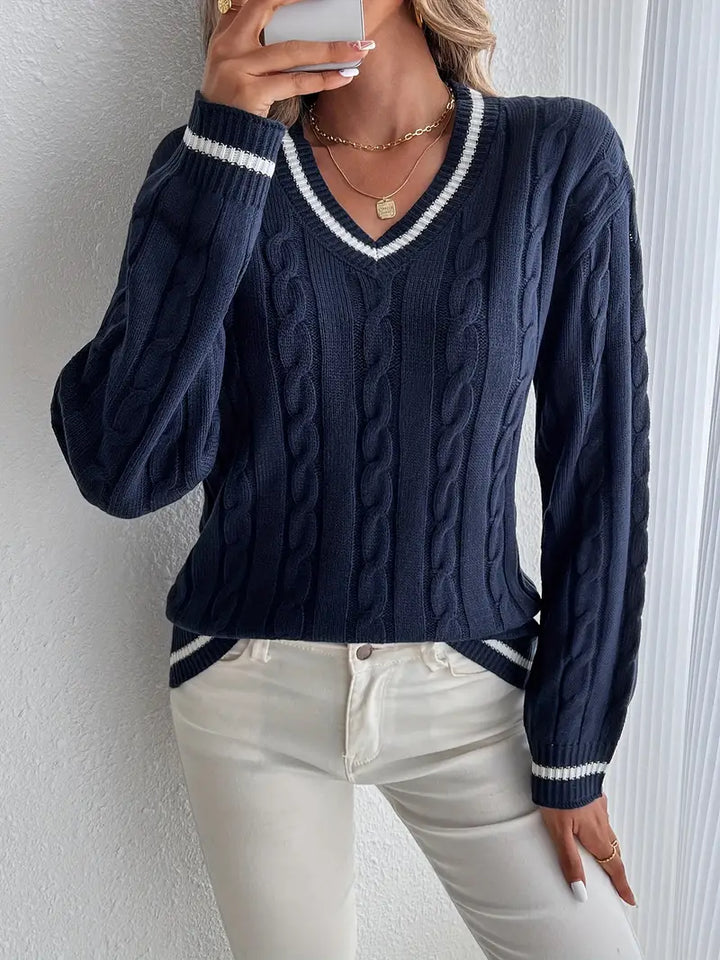 Thorduna | Damen Pullover Zopfmuster V-Ausschnitt - Navy - Image 1