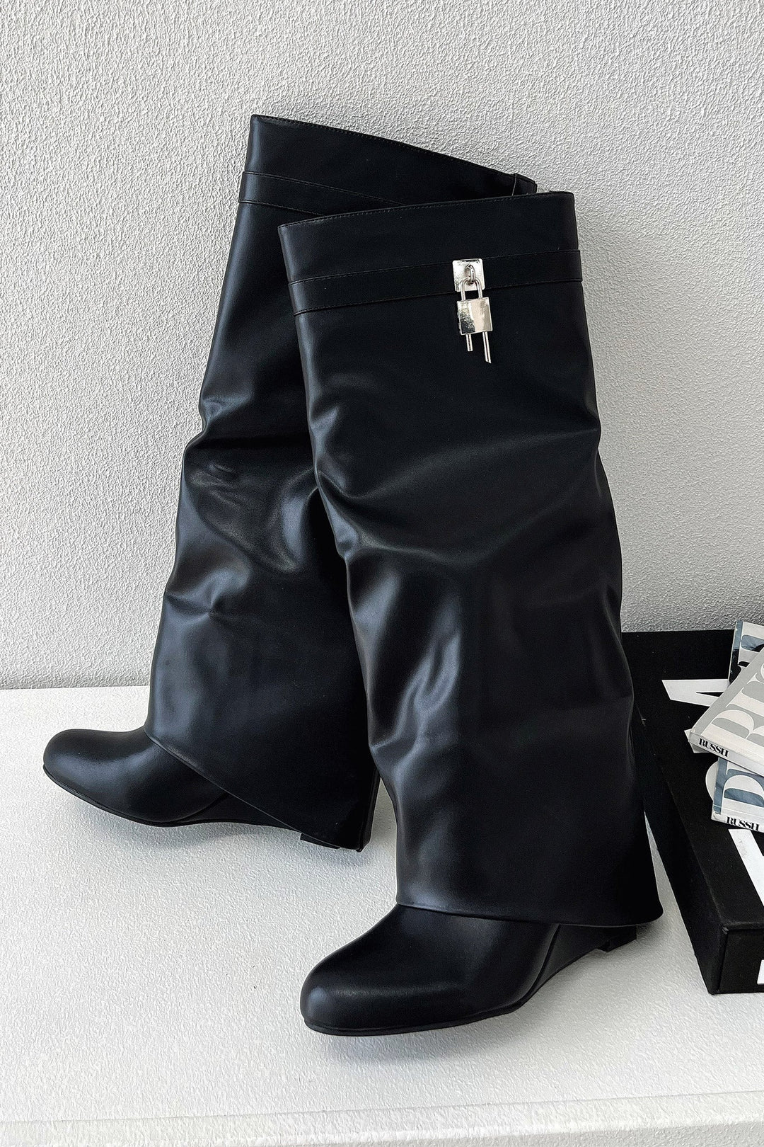 Veldrun | Damen Knieboots Schwarz Kunstleder - Black - Image 3