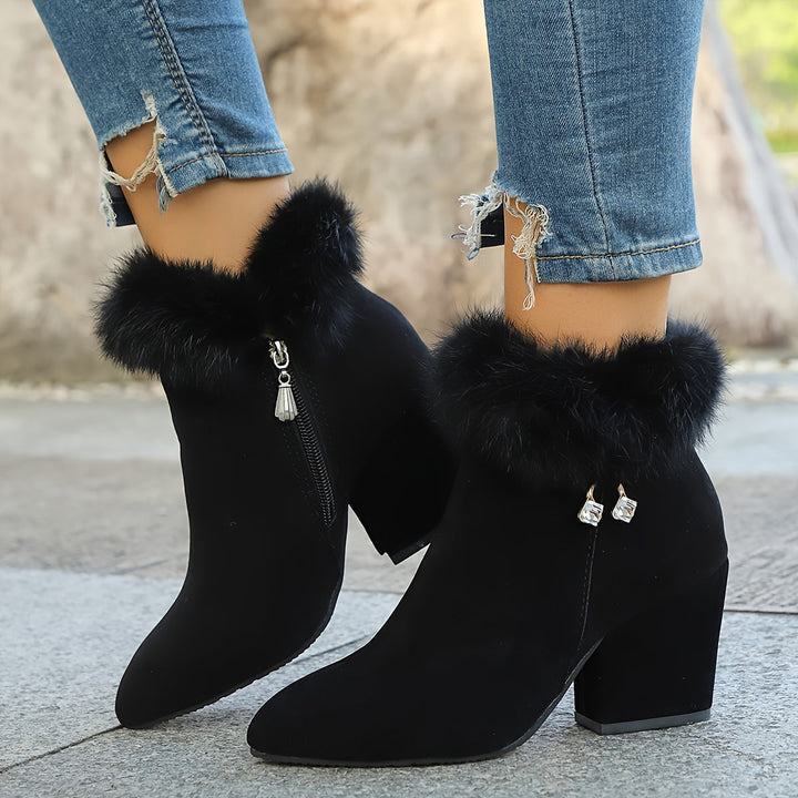 Veldrun | Damen Stiefeletten mit Fellborte und Blockabsatz - Black - Image 1