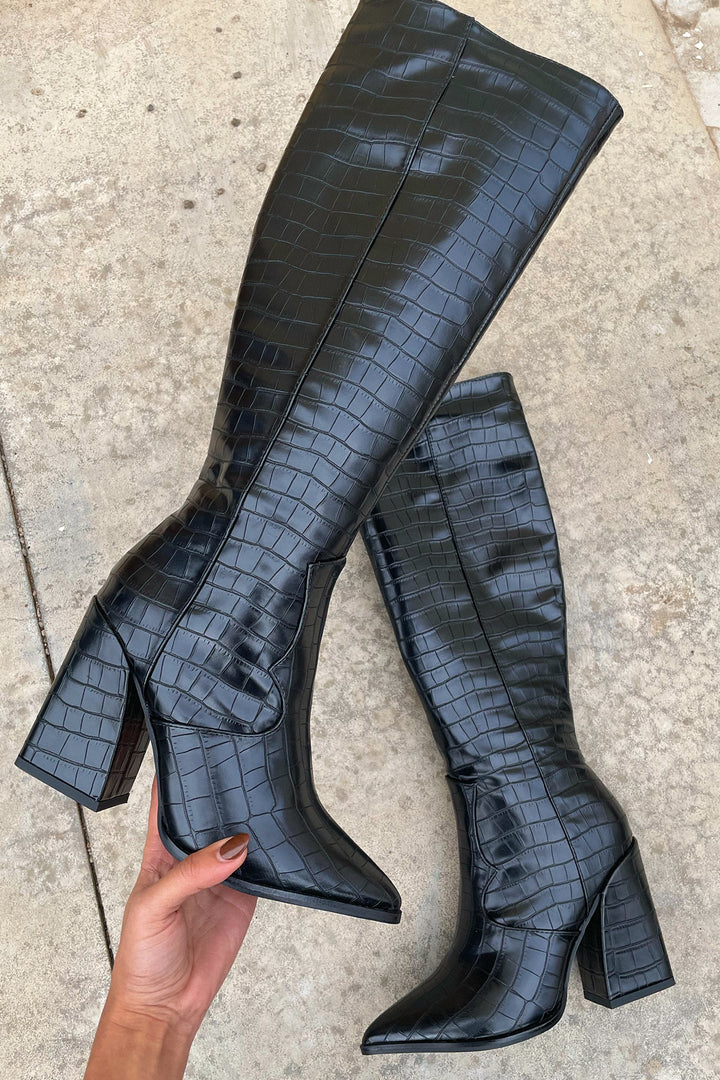 Vordelle | Damen Kniehohe Stiefel Krokodilprägung - Black - Image 9