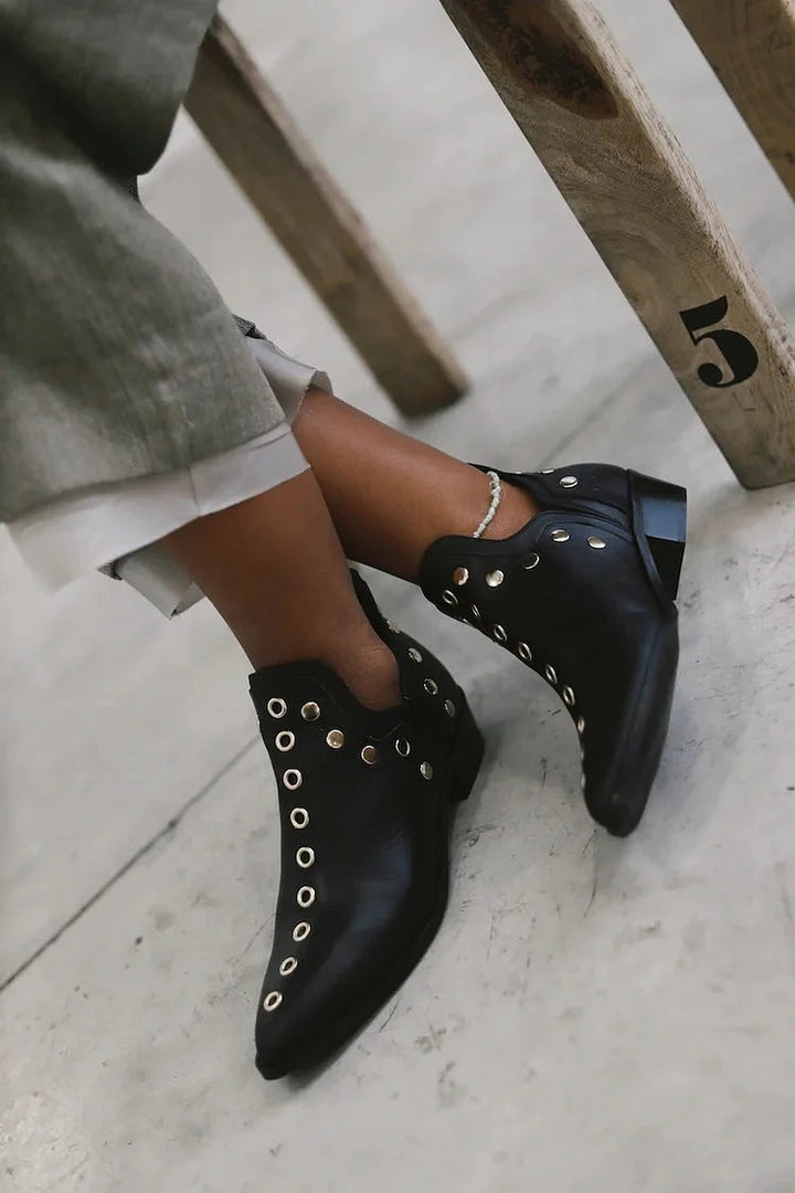 Vordike | Damen Stiefeletten mit Nieten Schwarz - Black - Image 1