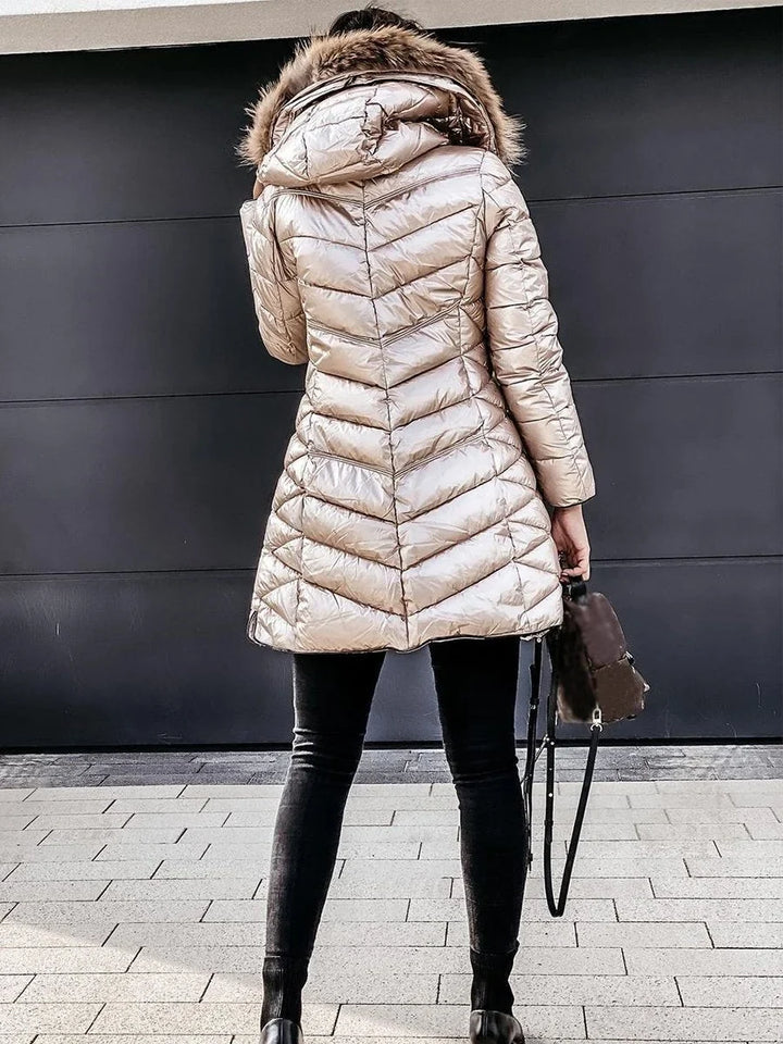 Wilveka | Damen Winterjacke Steppjacke mit Kapuze - Champagne - Image 2